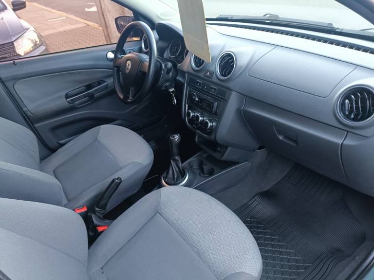 VOLKSWAGEN - VOYAGE - 2008/2009 - Cinza - R$ 33.900,00